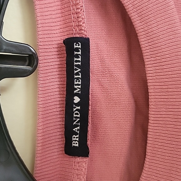 Brandy Melville butterfly crop top - Picture 2 of 5